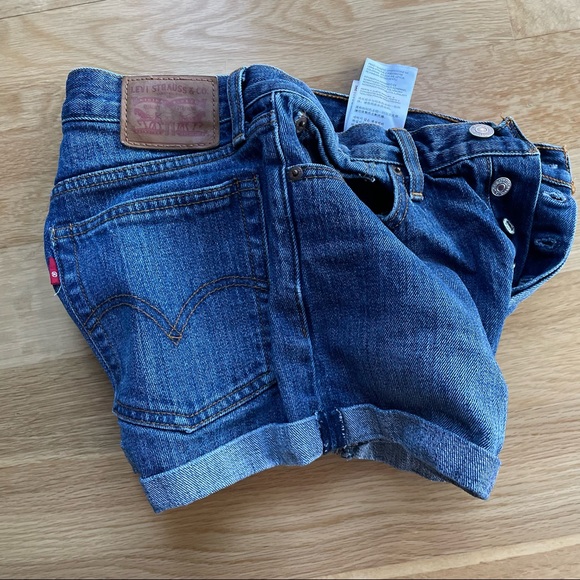 Levi's High Waisted Shorts Size 27 - Picture 12 of 12